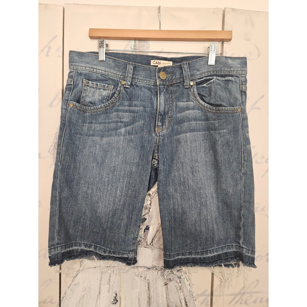 Cabi Jeans Womens Medium Wash Raw Hem Bermuda Denim Shorts Blue Size 6